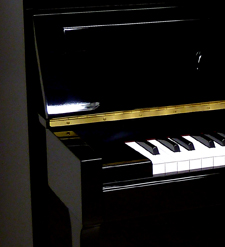 Yamaha YU 116D piano